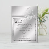 Silberne Hochzeit zum Geburtstag Herz Einladung (Stehend Vorderseite)