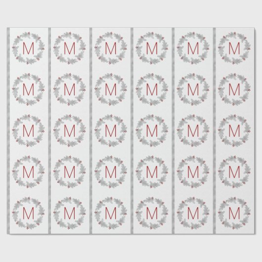 Silberne Kiefer und Berries Mit Monogramm Weihnach Geschenkpapier (Flach)