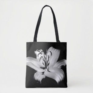 Silberne Lilie: Monochrome Floral Eleganz. Tasche