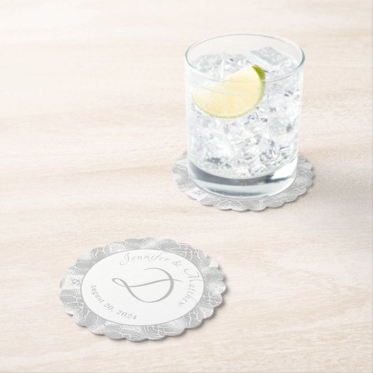 Silberne Mit Monogramm Imitate-Satin-Papierplatte Untersetzer (Vor Ort)