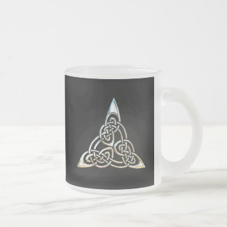 Silberne schwarze Dreieck-Spiralen-keltischer Mattglastasse
