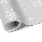 Silberne Weihnachts-Schneeflocken Geschenkpapier (Rolleneckpunkt)