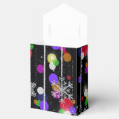 Silberne Weihnachtsschneeflocken auf schwarz Geschenkschachtel (Geöffnet)