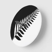 Silberner Farn von Neuseeland Runde Wanduhr (Winkel)