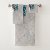 Silberner gerahmter Elefant auf Ohrschnecke und Badhandtuch Set (Insitu)