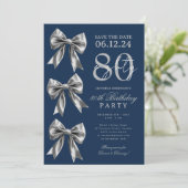 Silberner Koketten-Bogen Save Date 80. Geburtstag Einladung (Stehend Vorderseite)