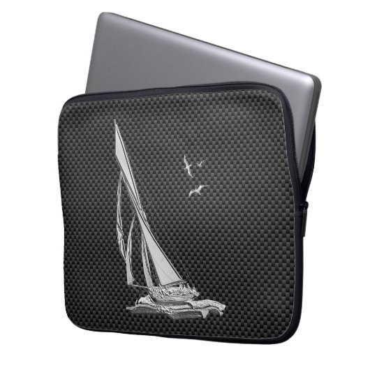 Silberner SegelbootRegatta auf Kohlenstoff-Faser Laptopschutzhülle (Vorderseite Links)