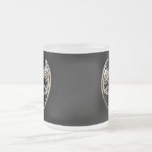Silberner und schwarzer DracheTrine Celtic knotet Mattglastasse (Mittel)