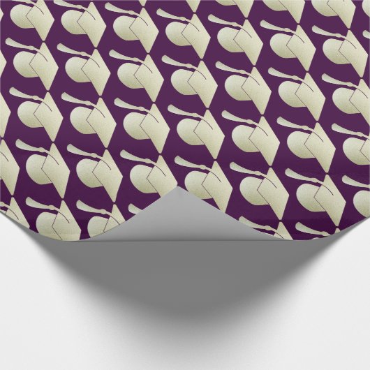 Silbernes Abschluss-Hut-Muster lila Geschenkpapier (Ecke)