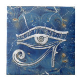 Silbernes ägyptisches Auge von Horus auf blauem Fliese (Vorderseite)
