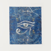 Silbernes ägyptisches Auge von Horus auf blauem Wandteppich (Vorderseite)