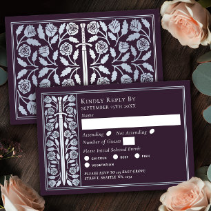 Silbernes Aubergine-Mittelalteraxt Hochzeits-RSVP RSVP Karte