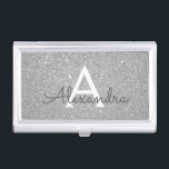 Silbernes Glitzer-und Schein-Monogramm Visitenkarten Dose<br><div class="desc">Silberner Imitat-Glitzer-und Schein-eleganter Monogramm-Geschäfts-Kartenhalter. Dieser Visitenkarte-Halter kann besonders angefertigt werden,  um Ihre Initiale und Vornamen einzuschließen.</div>
