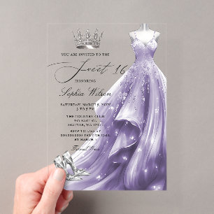 Silbernes lila Kleid Sweet 16 Acryleinladungen