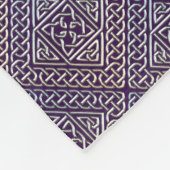 Silbernes lila Quadrat formt keltisches Fleecedecke (Ecke)
