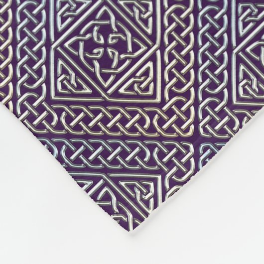 Silbernes lila Quadrat formt keltisches Fleecedecke (Ecke)