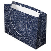 Silbernes Mandala Große Geschenktüte (Rückseite Schrägansicht)
