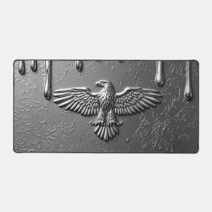 Silbernes Metalladler-Emblem mit tropfender Farbe Schreibtischunterlage