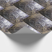 Silbernes Schild Triquetra mittelalterlich Geschenkpapier (Ecke)