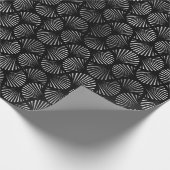 Silbernes und schwarzes Art Deco-Muster Geschenkpapier (Ecke)