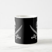 Silberschädel und Schwerter, überquert Kaffeetasse (Mittel)
