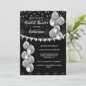 Silberschimmer-Ballon auf schwarzen Saitenlichtern Einladung (Stehend Vorderseite)