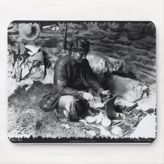 Silberschmied bei der Arbeit, c.1914 Mousepad (Vorne)