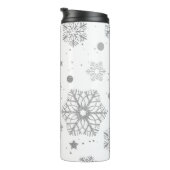 Silberschneeflocken auf weiß thermosbecher (Nach rechts gedreht)