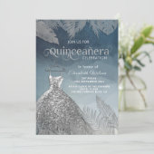Silberstaubblaues tropisches Kleid Quinceañera Einladung (Stehend Vorderseite)