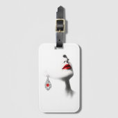 Silent Beauty – Monochrome Charcoal Art with Red Gepäckanhänger (Vorderseite Vertikal)