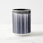 Silent Forest Waterfall – Calm Nature Landscape Tasse (Zentrum)