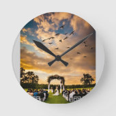 Silent Guardians: Hawks of the Wind Runde Wanduhr (Vorderseite)