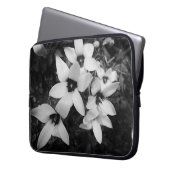 Silent Symmetry Laptopschutzhülle (Vorderseite Links)