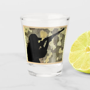 Silhouette auf Camouflage Schnapsglas