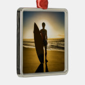 Silhouette bei Sonnenaufgang Silbernes Ornament (Rechts)