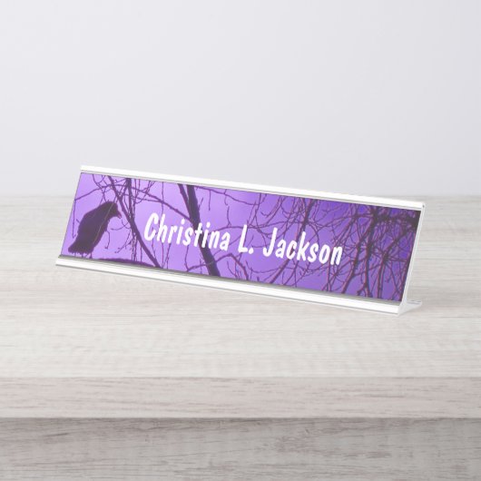 Silhouette Black Crow in Baumzweigen Lila Himmel Schreibtischnamensplakette (Vorderseite )