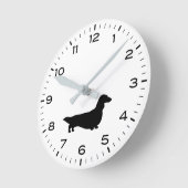 Silhouette-Dackel-Hund mit langhaariger Dackel Runde Wanduhr (Winkel)