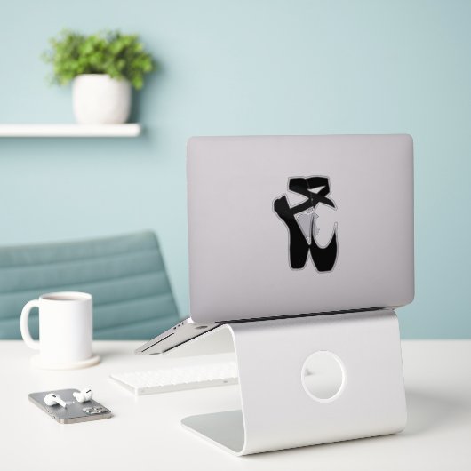 Silhouette der Black Ballet Shoes Aufkleber (Laptop auf Schreibtisch)