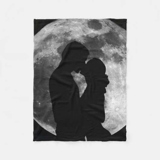 Silhouette der Liebhaber in Vollmond nachts Fleecedecke (Vorderseite)