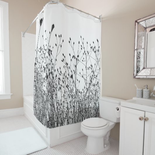 Silhouette der Pflanze mit schwarzem und weißem Tr Duschvorhang (Beispiel)