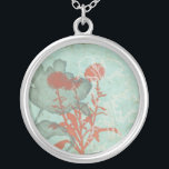 Silhouette der Roten Blume über den Aquamarinen Hi Versilberte Kette<br><div class="desc">Drei rote Blume kontrastieren mit einem aquamarinen Hintergrund in diesem Gemälde von Megan Meagher. Eine Silhouette einer anderen Blume lehnt sich vom verlassen Druck ab. Ein einfaches Stück mit viel Geschick. Das wäre ein nettes Geschenk für einen Freund oder Liebhaber,  der Kunst genießt!</div>