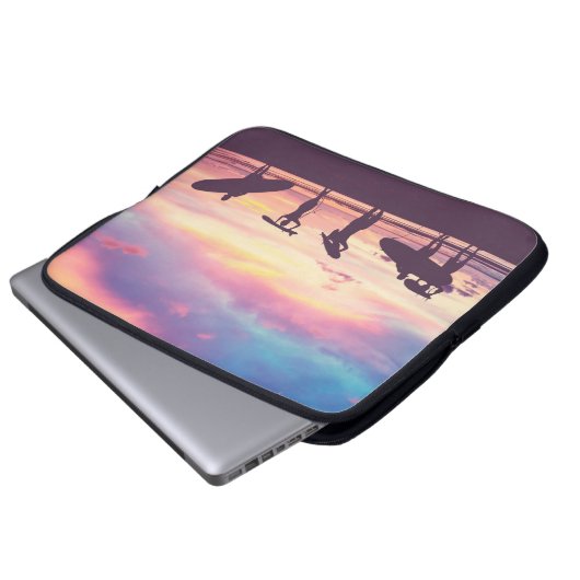 Silhouette der Surfer Laptopschutzhülle (Vorne Knopf)
