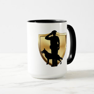 Silhouette der Tasse von Polizisten und K-9 Hunden