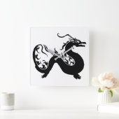 Silhouette des asiatischen Drachen Quadratische Wanduhr (Zuhause)