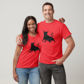 Silhouette, die mit den Stieren Spanien läuft T-Shirt (Unisex)