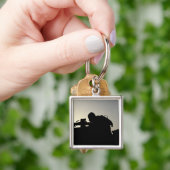 Silhouette eines Squad-Schusswaffenspielers Schlüsselanhänger (Hand)