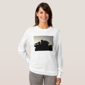 Silhouette eines Squad-Schusswaffenspielers T-Shirt (Vorne ganz)
