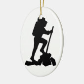 Silhouette eines Wanderers, der oben einen Berg Keramik Ornament (Links)
