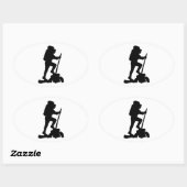 Silhouette eines Wanderers Höhenweg zum Berg Ovaler Aufkleber (Blatt)