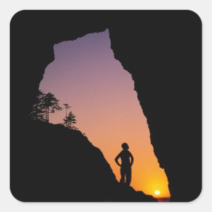 Silhouette eines Wanderers, Point of the Arches, Quadratischer Aufkleber